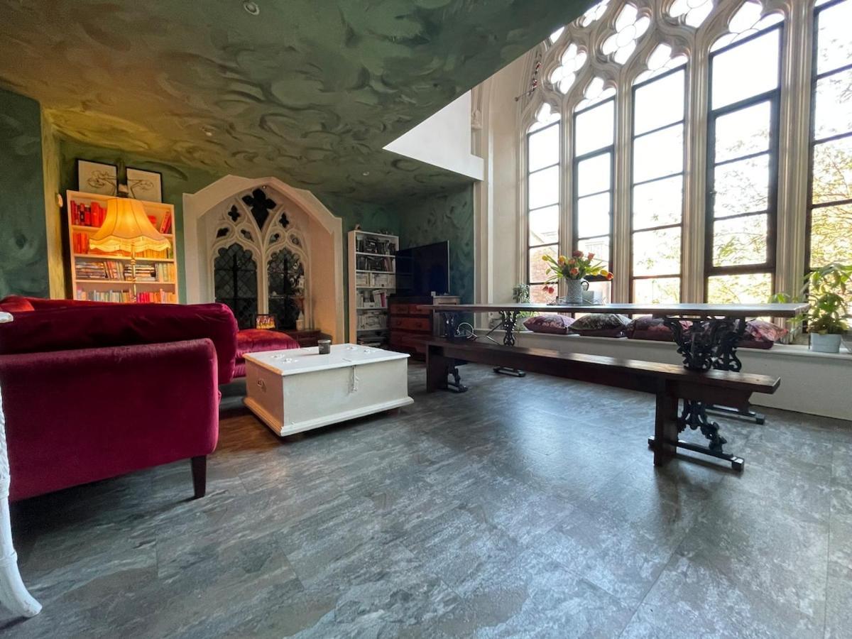 Apartment Converted Chapel In Old Market Bristol